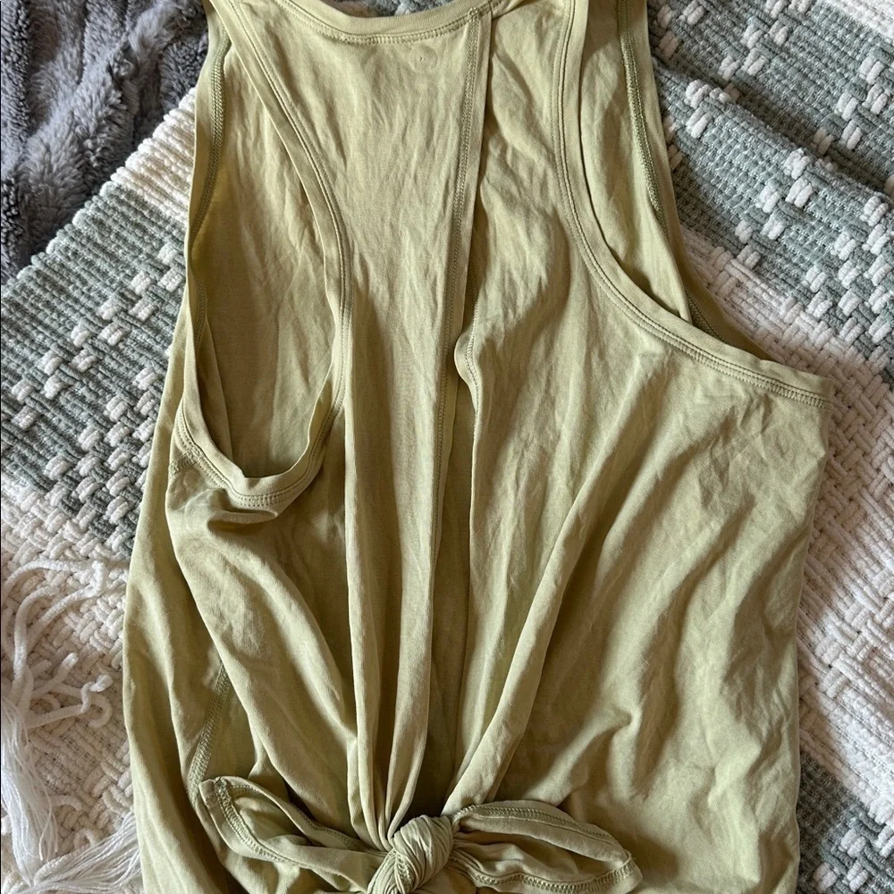Women’s Lululemon tank top